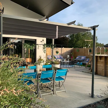 לינה וארוחת בוקר Chez Isa