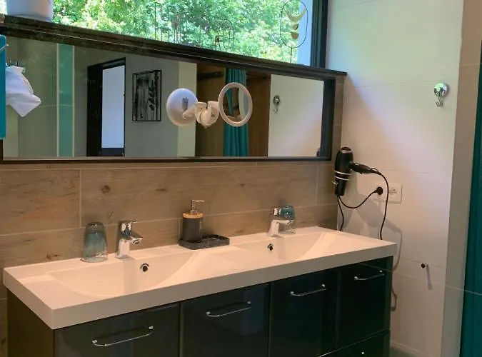 Chez Isa Nocleg ze śniadaniem 3*